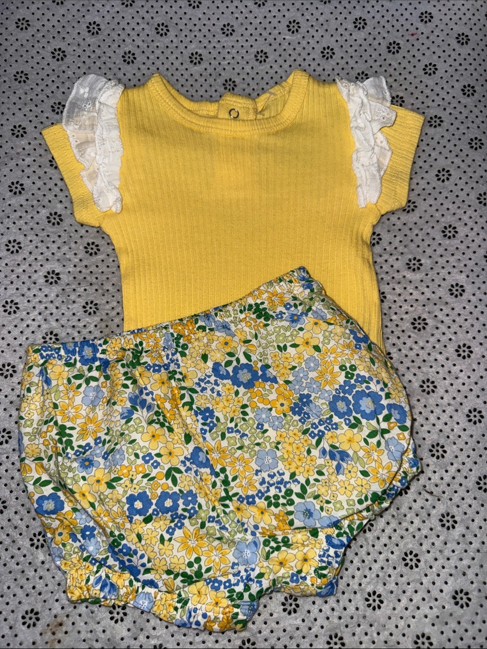 🛍CUTE Little GIRLS ROMPER SIZE 3-6 MONTHS 🛍